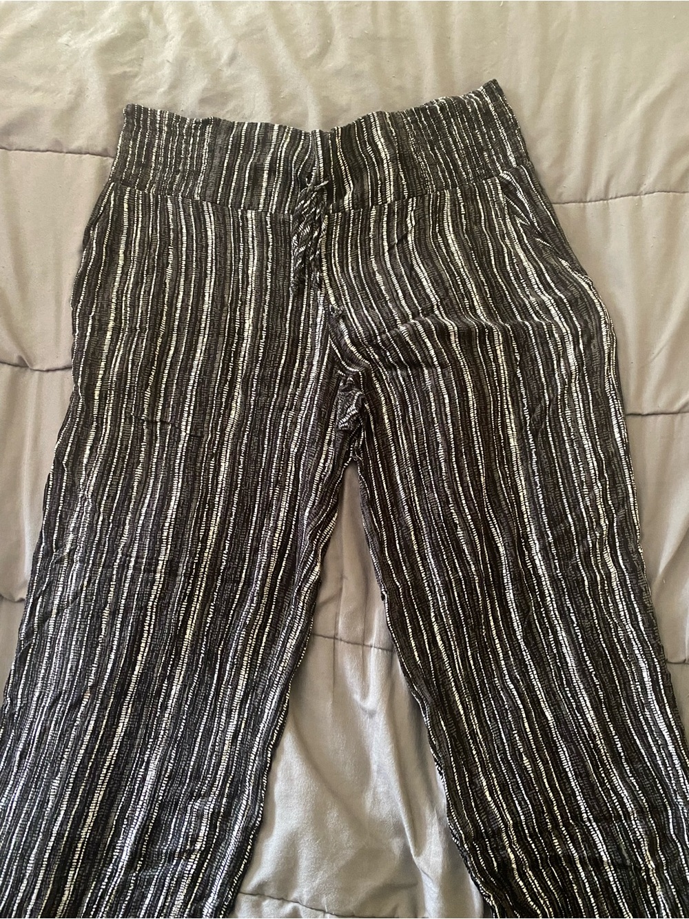 Pearl Black and White Textured Knit Top